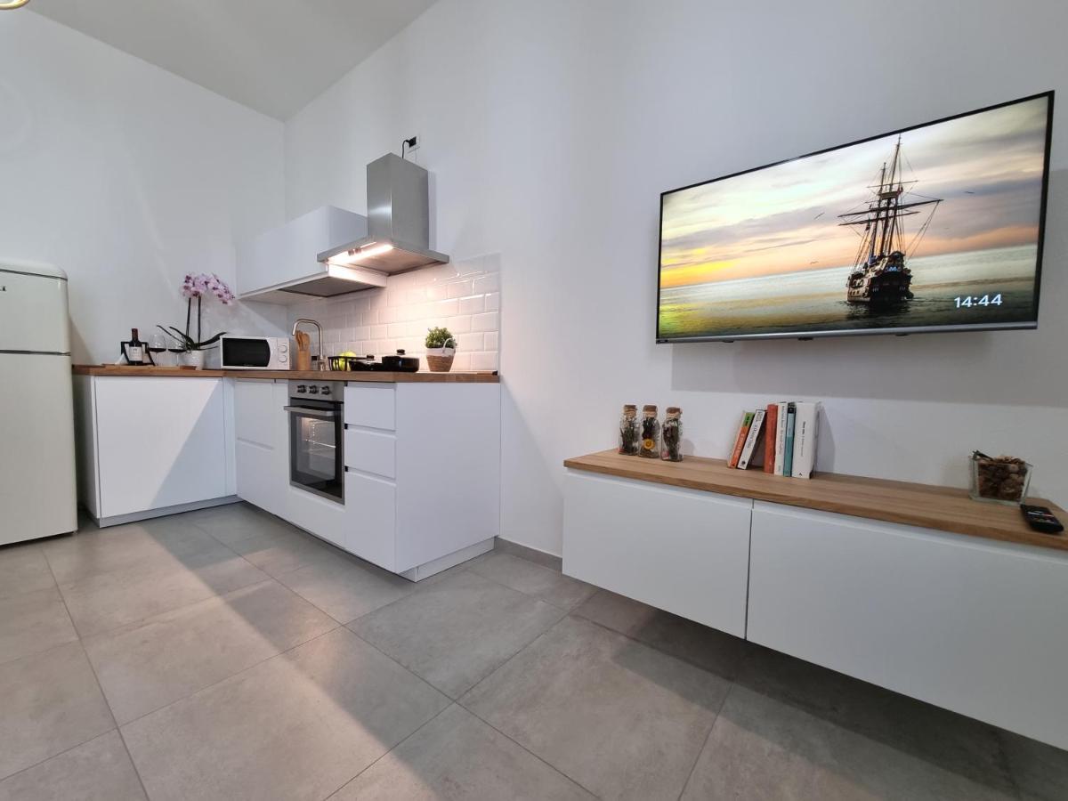 Best House Ассемини Экстерьер фото